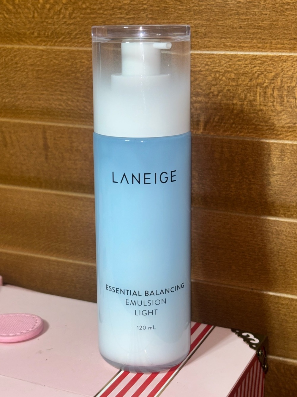 Laneige Essential Balancing Emulsion Light
